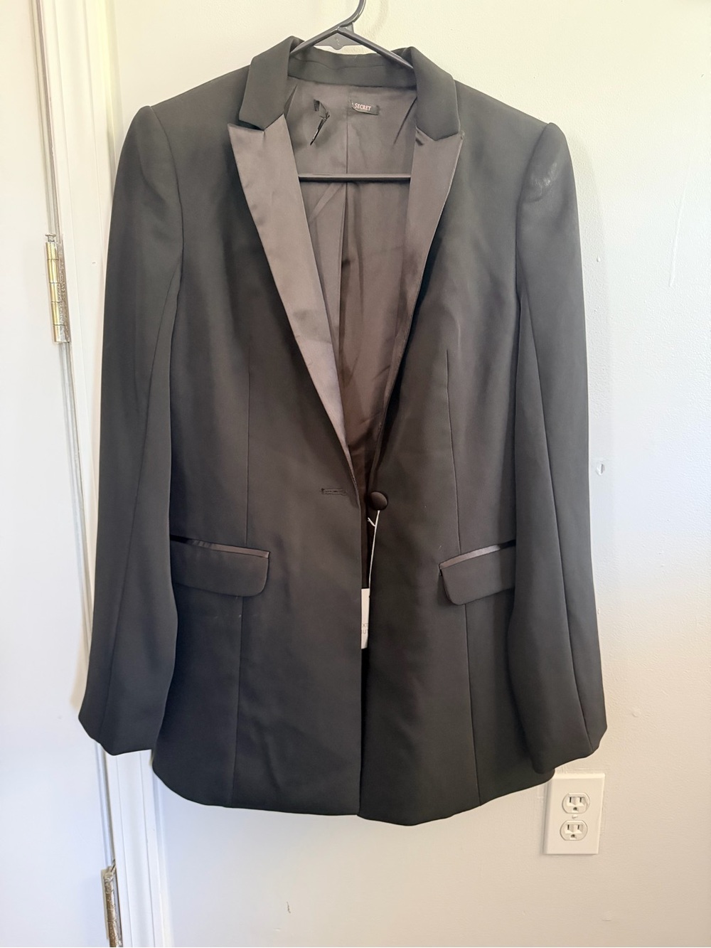 Victoria's Secret Black Satin-Lapel Blazer 30
